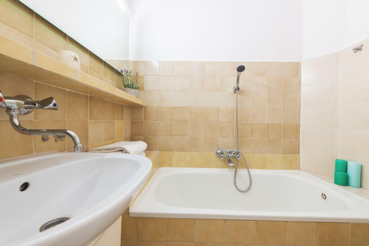 Zbawiciela Square P&O Serviced Apartments Warschau Exterior foto